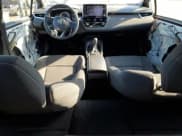 ✅ 2021 Toyota Corolla SE • VIN: JTND4MBE9M3137881 • Lot: 80651435. Wystawiony na Copart z przebiegiem 86 031 mil. Bezpłatny archiwum sprzedaży aukcyjnych z USA i szczegółowy raport historii pojazdu na DreamBid. Zdjęcie 8.