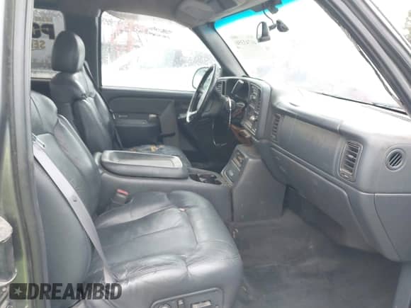 ✅ 2001 Chevrolet Silverado 1500 LT • VIN: 2GCEC19T811330085 • Lot: 41743350. Wystawiony na IAAI z przebiegiem 218 533 mil mil. Skorzystaj z bezpłatnego archiwum sprzedaży aukcyjnych z USA i zobacz szczegółowy raport historii pojazdu na DreamBid. Zdjęcie 5.