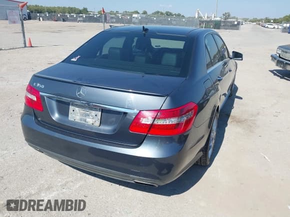 ✅ 2010 Mercedes-Benz E 350 Sport • VIN: WDDHF5GB4AA051881 • Lot: 43460118. Wystawiony na IAAI z przebiegiem 186 247 mil. Bezpłatny archiwum sprzedaży aukcyjnych z USA i szczegółowy raport historii pojazdu na DreamBid. Zdjęcie 4.