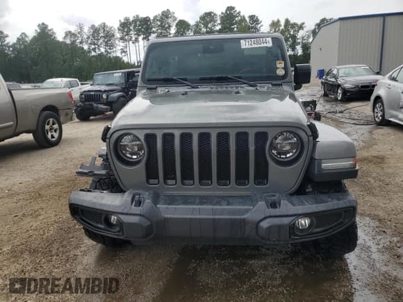 ✅ 2020 Jeep Wrangler Unlimited Sahara • VIN: 1C4HJXEM1LW202755 • Lot: 71248044. Wystawiony na Copart z przebiegiem 76 730 mil. Bezpłatny archiwum sprzedaży aukcyjnych z USA i szczegółowy raport historii pojazdu na DreamBid. Zdjęcie 5.