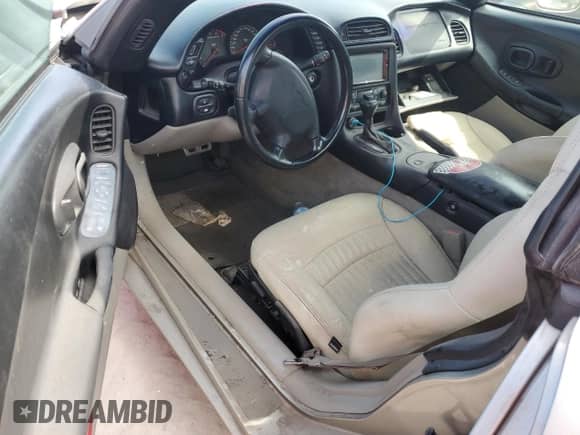 ✅ 2002 Chevrolet Corvette • VIN: 1G1YY32G625118415 • Lot: 76547604. Wystawiony na Copart z przebiegiem Nie podano mil. Skorzystaj z bezpłatnego archiwum sprzedaży aukcyjnych z USA i zobacz szczegółowy raport historii pojazdu na DreamBid. Zdjęcie 8.