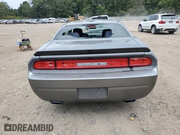 2012 Dodge Challenger R/T z VIN 2C3CDYBT1CH201725, wystawiony jako Copart lot #69679104 z przebiegiem 174 416 mil mil oraz Szkoda całkowita • Salvage title. Historia ofert i sprzedaży dostępna na DreamBid. Obrazek 6.