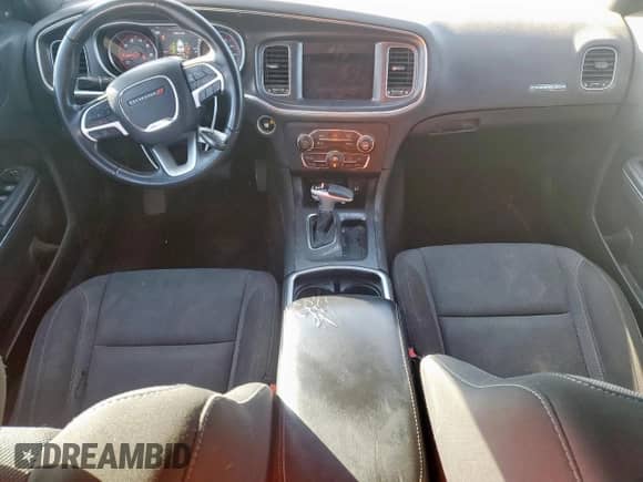 2018 Dodge Charger SXT Plus z VIN 2C3CDXHGXJH166796, wystawiony jako Copart lot #90344395 z przebiegiem 125 656 mil mil oraz Szkoda całkowita • Salvage title. Historia ofert i sprzedaży dostępna na DreamBid. Obrazek 8.