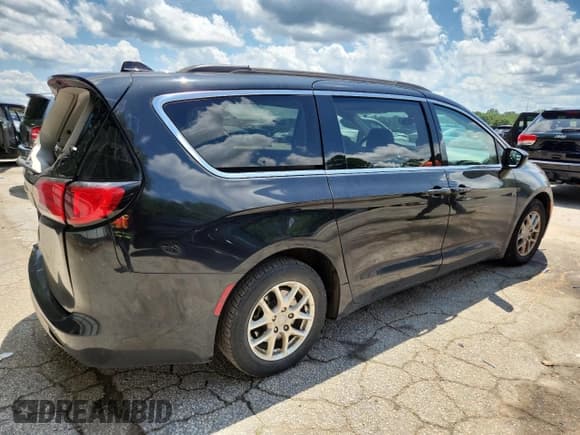 ✅ 2020 Chrysler Voyager LXi • VIN: 2C4RC1DG4LR265106 • Lot: 61725655. Wystawiony na Copart z przebiegiem 123 895 mil. Bezpłatny archiwum sprzedaży aukcyjnych z USA i szczegółowy raport historii pojazdu na DreamBid. Zdjęcie 3.
