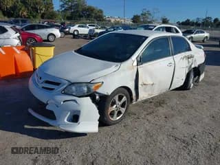 ✅ 2013 Toyota Corolla LE • VIN: 5YFBU4EE8DP202962 • Lot: 43701903. Wystawiony na IAAI z przebiegiem 124 248 mil. Bezpłatny archiwum sprzedaży aukcyjnych z USA i szczegółowy raport historii pojazdu na DreamBid. Zdjęcie 2.