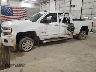 ✅ 2018 Chevrolet Silverado 2500HD LTZ • VIN: 1GC1KWEG0JF101528 • Lot: 41739175. Wystawiony na Copart z przebiegiem Nie podano. Bezpłatny archiwum sprzedaży aukcyjnych z USA i szczegółowy raport historii pojazdu na DreamBid. Zdjęcie 1.