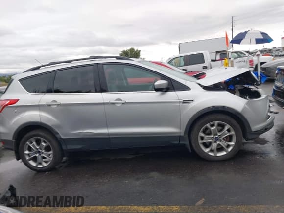✅ 2014 Ford Escape SE • VIN: 1FMCU9G92EUE43062 • Lot: 43461798. Wystawiony na IAAI z przebiegiem 121 420 mil. Bezpłatny archiwum sprzedaży aukcyjnych z USA i szczegółowy raport historii pojazdu na DreamBid. Zdjęcie 14.