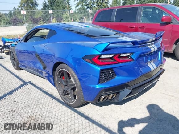 ✅ 2021 Chevrolet Corvette 3LT • VIN: 1G1YC2D4XM5122952 • Lot: 43247546. Listed on IAAI with 11,727 mi. Free auction sales archive from the USA and detailed vehicle history report at DreamBid. Image 3.