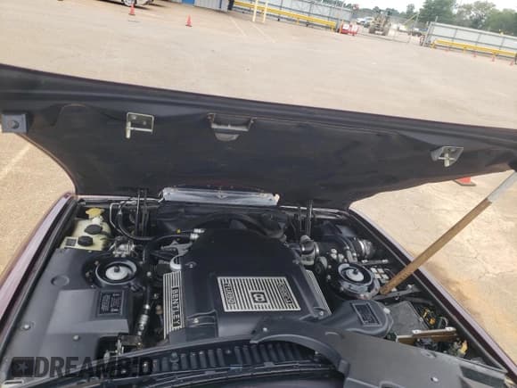 ✅ 1996 Bentley Azure • VIN: SCBZK14C8TCX53759 • Lot: 67259684. Wystawiony na Copart z przebiegiem 7 228 mil. Bezpłatny archiwum sprzedaży aukcyjnych z USA i szczegółowy raport historii pojazdu na DreamBid. Zdjęcie 11.