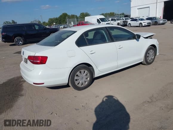 ✅ 2015 Volkswagen Jetta S • VIN: 3VW2K7AJ9FM343265 • Lot: 43704978. Wystawiony na IAAI z przebiegiem 77 334 mil. Bezpłatny archiwum sprzedaży aukcyjnych z USA i szczegółowy raport historii pojazdu na DreamBid. Zdjęcie 4.