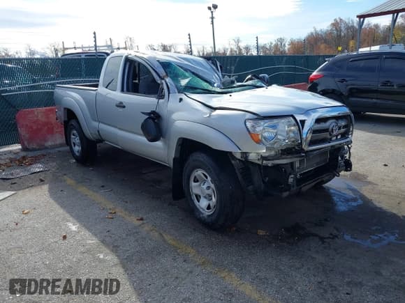 ✅ 2010 Toyota Tacoma • VIN: 5TEUU4EN3AZ712084 • Lot: 43652451. Listed on IAAI with 108,619 mi. Free auction sales archive from the USA and detailed vehicle history report at DreamBid. Image 1.
