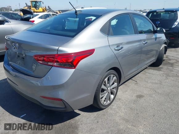 ✅ 2022 Hyundai Accent Limited • VIN: 3KPC34A65NE157519 • Lot: 43359114. Wystawiony na IAAI z przebiegiem 47 046 mil. Bezpłatny archiwum sprzedaży aukcyjnych z USA i szczegółowy raport historii pojazdu na DreamBid. Zdjęcie 4.