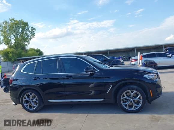 ✅ 2024 BMW X3 sDrive30i • VIN: 5UX43DP06R9T48723 • Lot: 43398810. Wystawiony na IAAI z przebiegiem 24 660 mil. Bezpłatny archiwum sprzedaży aukcyjnych z USA i szczegółowy raport historii pojazdu na DreamBid. Zdjęcie 13.
