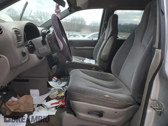 ✅ 2003 Dodge Caravan SE • VIN: 1D4GP25B33B137543 • Lot: 48171565. Wystawiony na Copart z przebiegiem 288 536 mil. Bezpłatny archiwum sprzedaży aukcyjnych z USA i szczegółowy raport historii pojazdu na DreamBid. Zdjęcie 7.