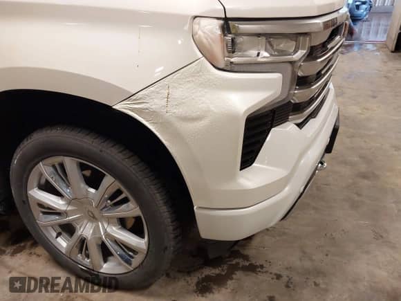 2024 Chevrolet Silverado 1500 High Country с VIN 1GCUDJED4RZ191907, выставлен на аукционе IAAI как лот 42359376 с пробегом 11 882 миль миль и . История ставок и продаж доступна на DreamBid. Изображение 14.