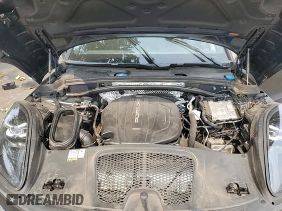 ✅ 2021 Porsche Macan • VIN: WP1AA2A57MLB11316 • Lot: 71252405. Listed on Copart with 27,837 mi. Free auction sales archive from the USA and detailed vehicle history report at DreamBid. Image 12.