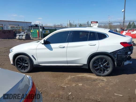 ✅ 2019 BMW X4 xDrive30i • VIN: 5UXUJ3C59KLG57079 • Lot: 41978805. Listed on IAAI with 72,619 mi. Free auction sales archive from the USA and detailed vehicle history report at DreamBid. Image 15.