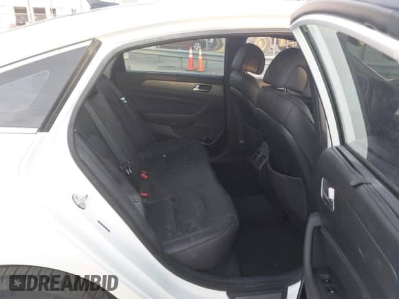 2017 Hyundai Sonata Sport с VIN 5NPE34AB9HH460325, выставлен на аукционе IAAI как лот 41999870 с пробегом 24 275 миль миль и . История ставок и продаж доступна на DreamBid. Изображение 8.