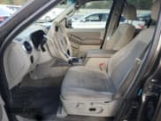 ✅ 2006 Ford Explorer XLT • VIN: 1FMEU73E66UA12466 • Lot: 89926925. Wystawiony na Copart z przebiegiem 157 790 mil. Bezpłatny archiwum sprzedaży aukcyjnych z USA i szczegółowy raport historii pojazdu na DreamBid. Zdjęcie 7.