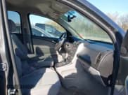 ✅ 2007 Saturn VUE I4 • VIN: 5GZCZ33D77S824335 • Lot: 41967781. Wystawiony na IAAI z przebiegiem 107 128 mil. Bezpłatny archiwum sprzedaży aukcyjnych z USA i szczegółowy raport historii pojazdu na DreamBid. Zdjęcie 5.