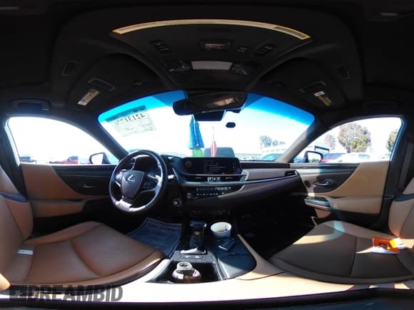 ✅ 2021 Lexus ES 300h • VIN: 58ADA1C11MU009897 • Лот: 42131776. Опубликован ранее на IAAI с пробегом 28 460 миль. Бесплатный доступ к архиву аукционных продаж из США и подробный отчёт об истории автомобиля на DreamBid. Изображение 21.