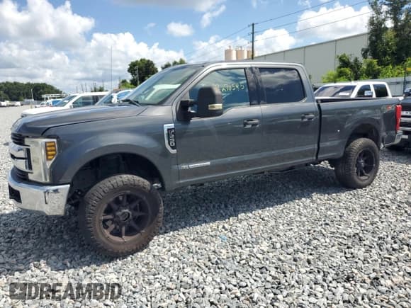 ✅ 2018 Ford F-250 XL • VIN: 1FT7W2BT7JEC22362 • Lot: 69270545. Listed on Copart with 157,451 mi. Free auction sales archive from the USA and detailed vehicle history report at DreamBid. Image 1.