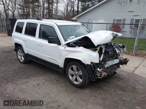 ✅ 2014 Jeep Patriot Latitude • VIN: 1C4NJPFB5ED533403 • Лот: 43738438. Опубликован ранее на IAAI с пробегом 176 057 миль. Бесплатный доступ к архиву аукционных продаж из США и подробный отчёт об истории автомобиля на DreamBid. Изображение 1.