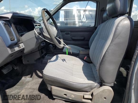 ✅ 1993 Nissan Frontier • VIN: 1N6SD16S6PC320618 • Lot: 67228805. Wystawiony na Copart z przebiegiem 177 960 mil. Bezpłatny archiwum sprzedaży aukcyjnych z USA i szczegółowy raport historii pojazdu na DreamBid. Zdjęcie 7.