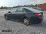 2013 Toyota Camry L z VIN 4T4BF1FK1DR305464, wystawiony jako Copart lot #81585885 z przebiegiem 229 471 mil mil oraz Szkoda całkowita • Salvage title. Historia ofert i sprzedaży dostępna na DreamBid. Obrazek 2.