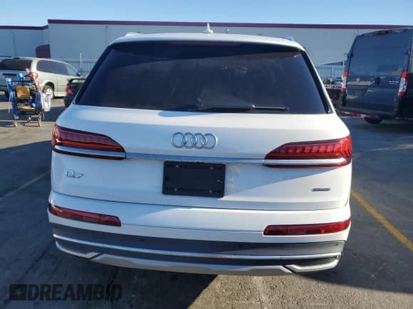✅ 2022 Audi Q7 Premium • VIN: WA1AXBF70ND020243 • Lot: 76827994. Wystawiony na Copart z przebiegiem 31 126 mil. Bezpłatny archiwum sprzedaży aukcyjnych z USA i szczegółowy raport historii pojazdu na DreamBid. Zdjęcie 6.