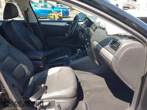 ✅ 2013 Volkswagen Jetta SE • VIN: 3VWDP7AJ8DM350702 • Lot: 42652788. Wystawiony na IAAI z przebiegiem 106 655 mil. Bezpłatny archiwum sprzedaży aukcyjnych z USA i szczegółowy raport historii pojazdu na DreamBid. Zdjęcie 5.