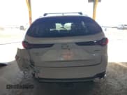 ✅ 2024 Mazda CX-90 S Premium Plus • VIN: JM3KKEHC9R1130873 • Lot: 82481895. Wystawiony na Copart z przebiegiem 27 442 mil. Bezpłatny archiwum sprzedaży aukcyjnych z USA i szczegółowy raport historii pojazdu na DreamBid. Zdjęcie 6.