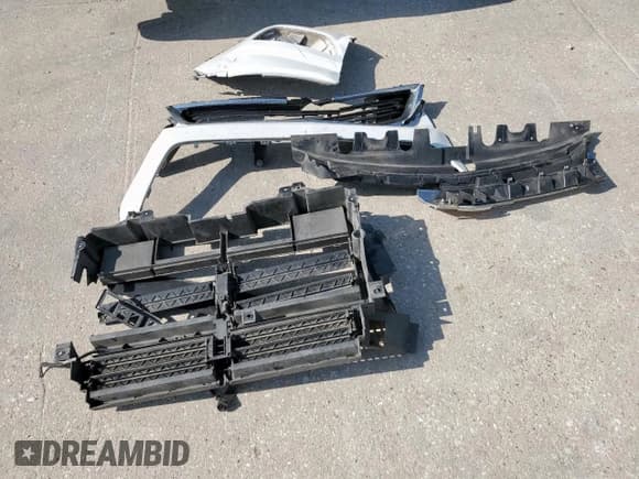 ✅ 2020 Chevrolet Colorado 4WD LT • VIN: 1GCGTCEN2L1130176 • Lot: 65253355. Listed on Copart with 211,649 mi. Free auction sales archive from the USA and detailed vehicle history report at DreamBid. Image 12.