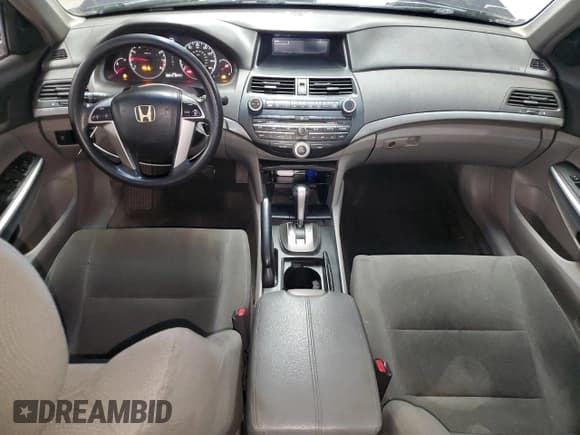 ✅ 2008 Honda Accord EX • VIN: 1HGCP26738A165024 • Лот: 92734605. Опубликован ранее на Copart с пробегом 186 015 миль. Бесплатный доступ к архиву аукционных продаж из США и подробный отчёт об истории автомобиля на DreamBid. Изображение 8.