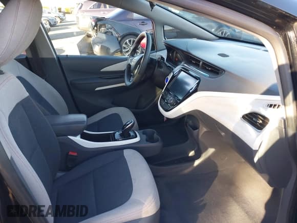 ✅ 2019 Chevrolet Bolt EV LT • VIN: 1G1FY6S03K4109379 • Lot: 41370403. Wystawiony na IAAI z przebiegiem 142 291 mil. Bezpłatny archiwum sprzedaży aukcyjnych z USA i szczegółowy raport historii pojazdu na DreamBid. Zdjęcie 5.