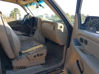 ✅ 2005 Chevrolet Silverado 1500 LS • VIN: 2GCEC13T851110217 • Lot: 43431311. Wystawiony na IAAI z przebiegiem 393 979 mil. Bezpłatny archiwum sprzedaży aukcyjnych z USA i szczegółowy raport historii pojazdu na DreamBid. Zdjęcie 5.