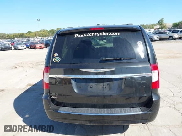 ✅ 2016 Chrysler Town & Country Touring • VIN: 2C4RC1BGXGR189433 • Lot: 43347013. Wystawiony na IAAI z przebiegiem 155 045 mil. Bezpłatny archiwum sprzedaży aukcyjnych z USA i szczegółowy raport historii pojazdu na DreamBid. Zdjęcie 17.