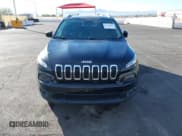 ✅ 2014 Jeep Cherokee Latitude • VIN: 1C4PJMCB2EW197404 • Lot: 43795406. Wystawiony na IAAI z przebiegiem 116 471 mil. Bezpłatny archiwum sprzedaży aukcyjnych z USA i szczegółowy raport historii pojazdu na DreamBid. Zdjęcie 6.