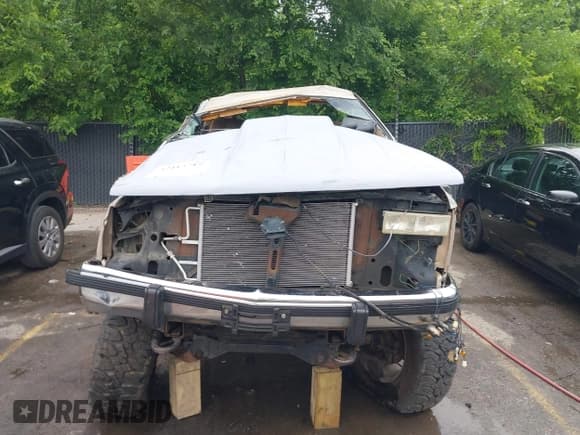 ✅ 1992 Chevrolet Silverado 1500 • VIN: 2GCEK19K3N1109316 • Лот: 42414747. Опубликован ранее на IAAI с пробегом 267 803 миль. Бесплатный доступ к архиву аукционных продаж из США и подробный отчёт об истории автомобиля на DreamBid. Изображение 6.