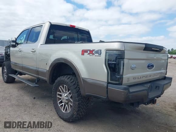 ✅ 2017 Ford F-250 Lariat • VIN: 1FT7W2BT3HEB57651 • Лот: 41951846. Опубликован ранее на IAAI с пробегом 168 866 миль. Бесплатный доступ к архиву аукционных продаж из США и подробный отчёт об истории автомобиля на DreamBid. Изображение 3.