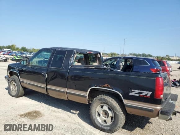 ✅ 1998 GMC Sierra 1500 • VIN: 2GTEK19R6W1553174 • Лот: 71101985. Опубликован ранее на Copart с пробегом 164 198 миль. Бесплатный доступ к архиву аукционных продаж из США и подробный отчёт об истории автомобиля на DreamBid. Изображение 2.