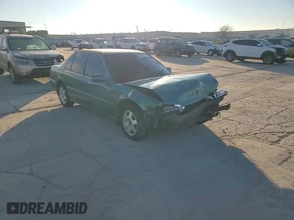 ✅ 1993 Honda Accord • VIN: 1HGCB7699PA075338 • Lot: 88716615. Listed on Copart with 35,620 mi. Free auction sales archive from the USA and detailed vehicle history report at DreamBid. Image 11.