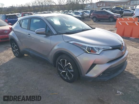 ✅ 2018 Toyota C-HR XLE • VIN: NMTKHMBX0JR034861 • Lot: 43940131. Wystawiony na IAAI z przebiegiem 120 668 mil. Bezpłatny archiwum sprzedaży aukcyjnych z USA i szczegółowy raport historii pojazdu na DreamBid. Zdjęcie 1.