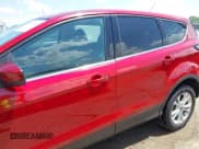 ✅ 2017 Ford Escape SE • VIN: 1FMCU9GD2HUD27367 • Lot: 42266185. Wystawiony na IAAI z przebiegiem 108 575 mil. Bezpłatny archiwum sprzedaży aukcyjnych z USA i szczegółowy raport historii pojazdu na DreamBid. Zdjęcie 14.