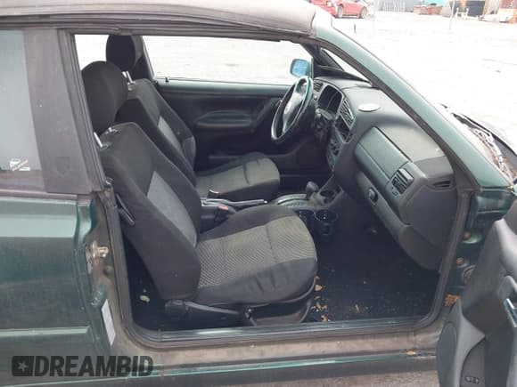 ✅ 2000 Volkswagen Cabriolet GLS • VIN: 3VWDC21V5YM801852 • Лот: 41509613. Опубликован ранее на IAAI с пробегом 92 027 миль. Бесплатный доступ к архиву аукционных продаж из США и подробный отчёт об истории автомобиля на DreamBid. Изображение 5.