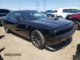 ✅ 2021 Dodge Challenger R/T Scat Pack • VIN: 2C3CDZFJ6MH627961 • Lot: 57645734. Wystawiony na Copart z przebiegiem 22 826 mil. Bezpłatny archiwum sprzedaży aukcyjnych z USA i szczegółowy raport historii pojazdu na DreamBid. Zdjęcie 4.