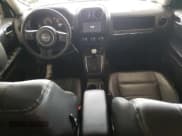 ✅ 2017 Jeep Patriot High Altitude • VIN: 1C4NJRFB1HD155483 • Lot: 90463235. Wystawiony na Copart z przebiegiem 59 912 mil. Bezpłatny archiwum sprzedaży aukcyjnych z USA i szczegółowy raport historii pojazdu na DreamBid. Zdjęcie 8.