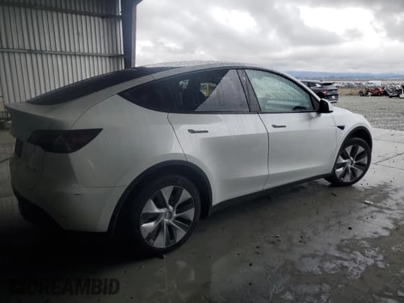 ✅ 2022 Tesla Model Y Long Range • VIN: 7SAYGDEE4NA015233 • Lot: 86553295. Listed on Copart with 38,106 mi. Free auction sales archive from the USA and detailed vehicle history report at DreamBid. Image 3.