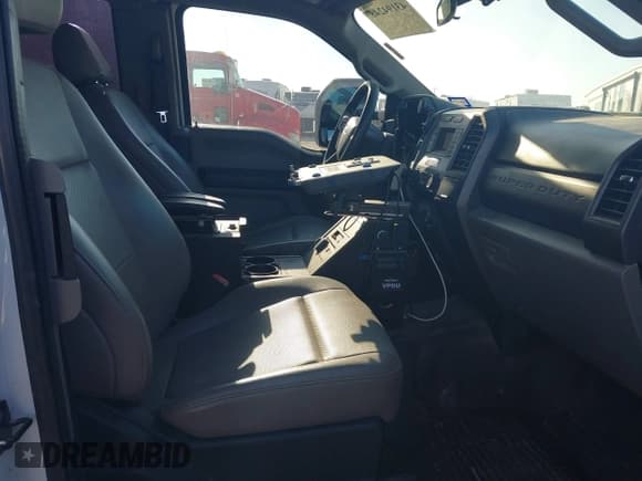 ✅ 2020 Ford F-250 XL • VIN: 1FD7X2B6XLEC92119 • Lot: 43194248. Wystawiony na IAAI z przebiegiem 80 146 mil. Bezpłatny archiwum sprzedaży aukcyjnych z USA i szczegółowy raport historii pojazdu na DreamBid. Zdjęcie 5.