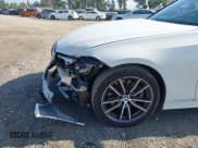 ✅ 2019 BMW 3 Series 330i • VIN: WBA5R1C50KAK10004 • Lot: 43210356. Wystawiony na IAAI z przebiegiem 42 735 mil. Bezpłatny archiwum sprzedaży aukcyjnych z USA i szczegółowy raport historii pojazdu na DreamBid. Zdjęcie 6.